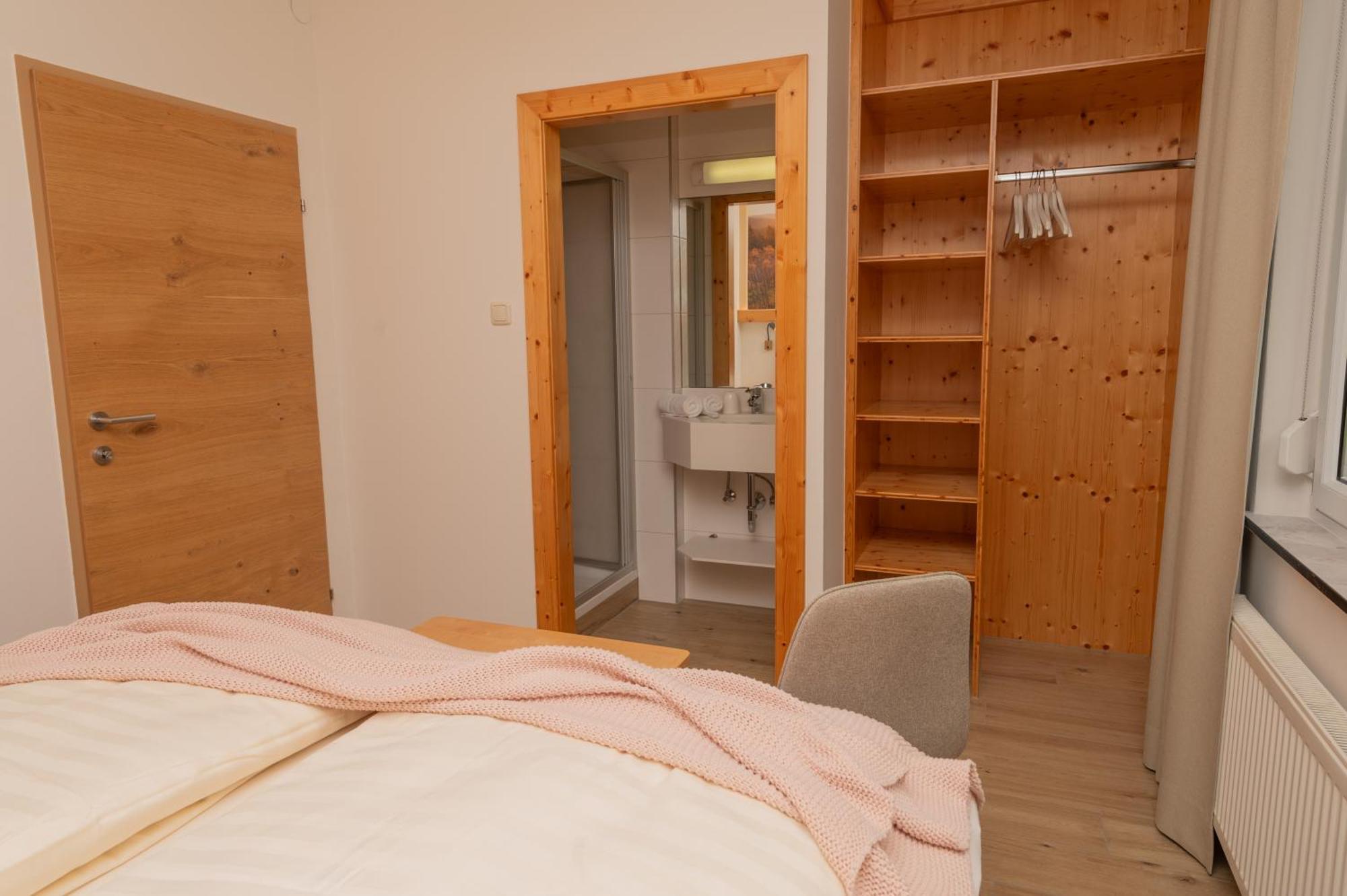 Ferienparadies Truppe Velden am Woerthersee Room photo
